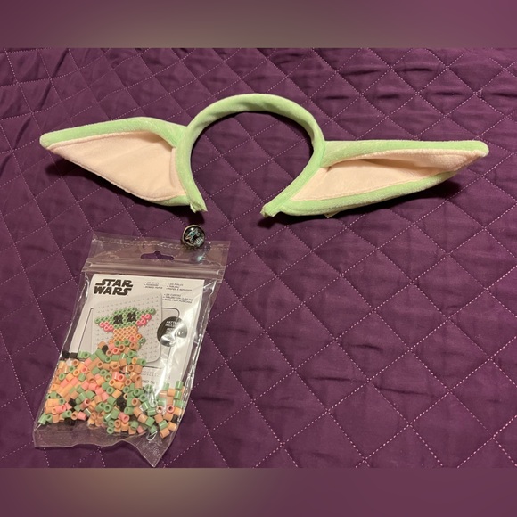 Grogu Gift Set: Grogu ears headband, Grogu holding soup ring, Grogu bead fuse - Picture 2 of 7